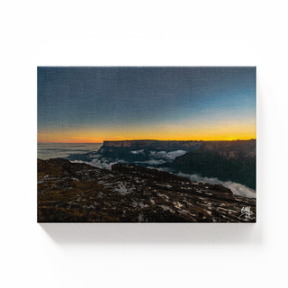 Amanecer sobre sobre los Tepuyes Roraima y Kukenan